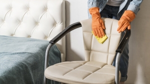 4 Easy Steps to Deep Clean Your Office Cotton Chair Like Professional in Dubai